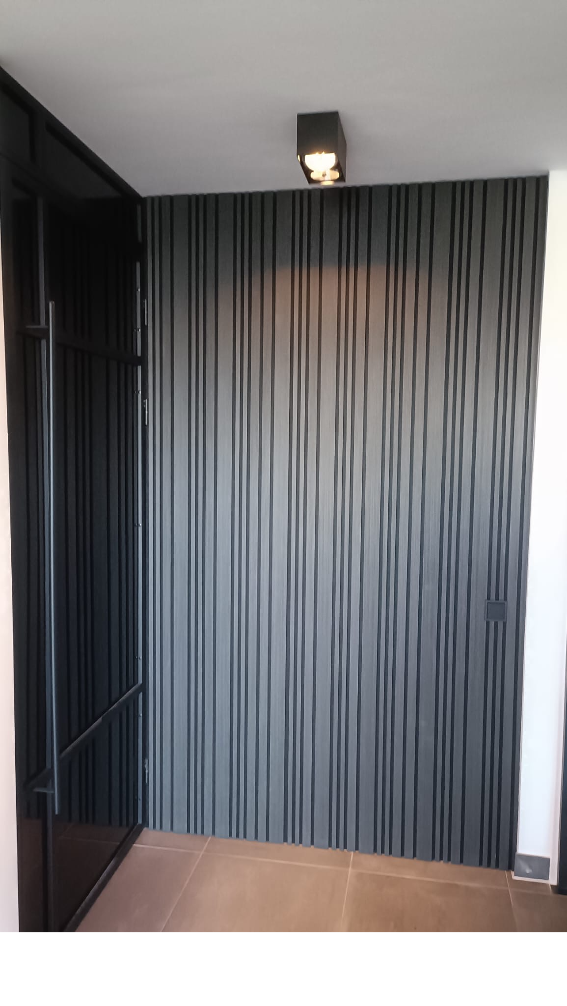 Sanitime Akoestische Wandpanelen Lattenwand Tripple Akupanelen 270 x 60 cm Black eiken